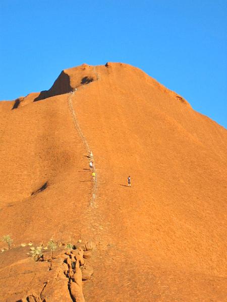 A 337 L'ascension d'Uluru.jpg